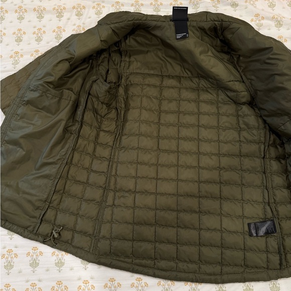 North Face Thermoball Jacket Size Medium, Olive Green - Picture 5 of 9